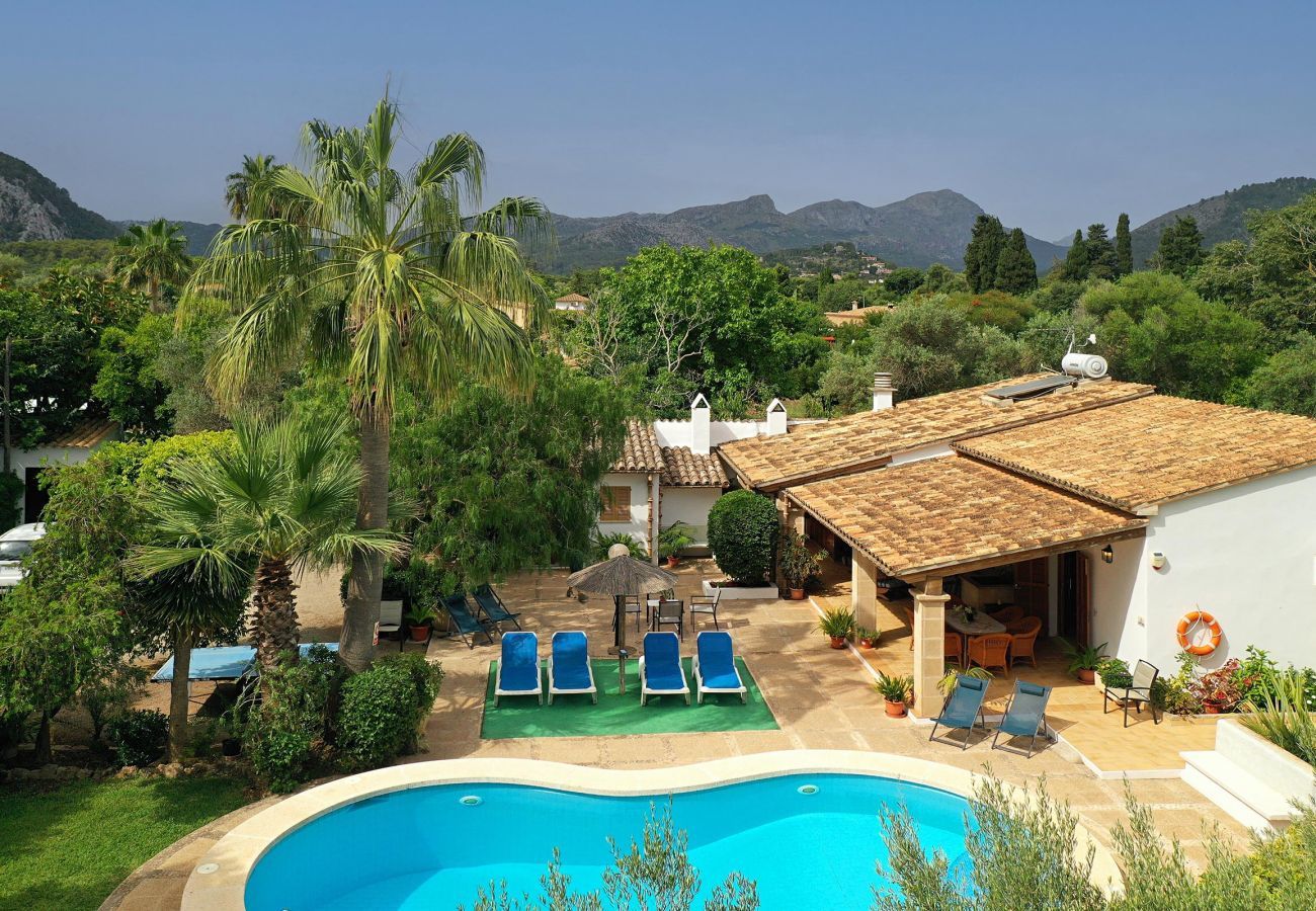 Villa with independent house, private heated swimming pool, garden, ping pong table, in Pollensa at 4km from the beach.